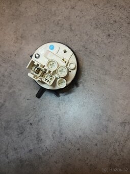 Presostat z pračky Whirlpool TDLR 60110 - skvělý stav