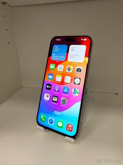 Prodávám iPhone 15 Pro Max 256 GB Přírodní titan