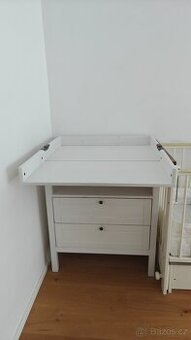 Přebalovací stůl/komoda