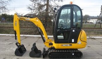 🟨 JCB 8018 CTS – 2016