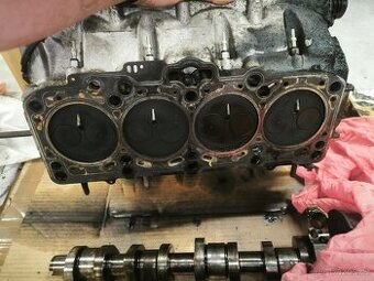 Hlava motoru, turbo, výstřiky, tandemové čerpadlo 2.0 TDI B
