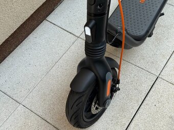 Segway Ninebot KickScooter F2 Pro E - TOP STAV