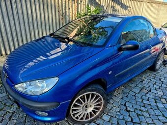 Prodám Peugeot 206cc na náhradní díly nebo opravu.