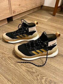 Boty Adidas Terrex Free Hiker Primeblue vel. 42