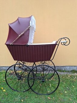 Starožitný kočárek pro miminko č.  1199