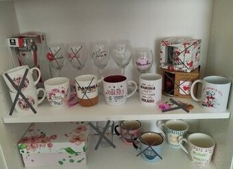 Různé skleničky a hrnky ( Maminka & Tatínek)