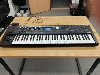 ROLAND VR-09-B V COMBO syntezátor