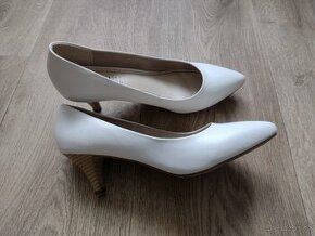 Bílé lodičky na podpatku vel. 39