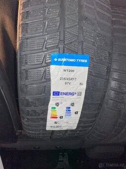 Zimní pneu 235/45 R17