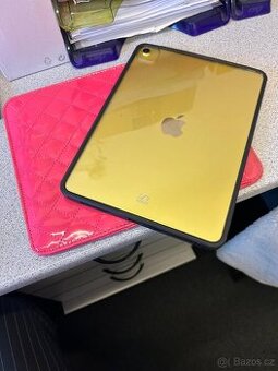 Prodám iPad 11 128gb zlatý