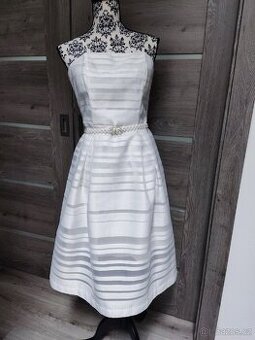 Společenské slávnostní šaty 42