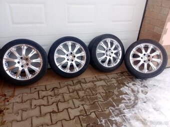 Kola Alu MOMO 8Jx17 5x112 R17