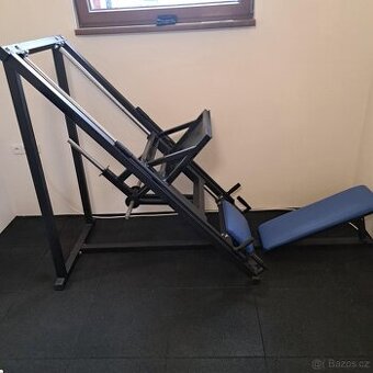 Leg press - stroj na posilování nohou