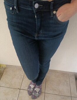 Nové dámské džíny s vyšším pasem velikost 40