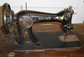 Velmi starý šicí stroj po prababičce