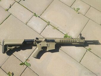 Airsoft zbraň CYMA AR-15