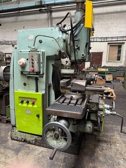 Svislá frézka 6P12