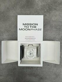 Omega x Swatch Moonswatch Mission to Moonphase SNOOPY
