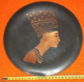 Talíř plechový, motiv Egypt, hlava, signováno, Afrika faraon