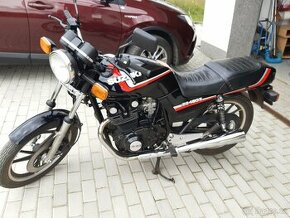 Velmi pěkná SUZUKI GS 450 E, 31 kw.