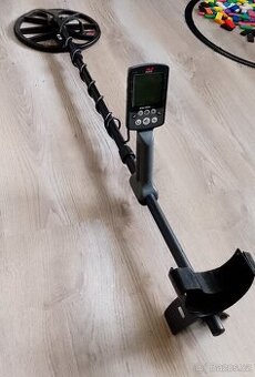 Prodám detektor kovů equinox 800