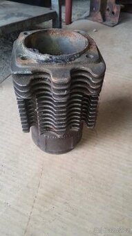 Robur válec motoru