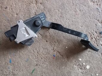 Plynovy pedal daf lf45