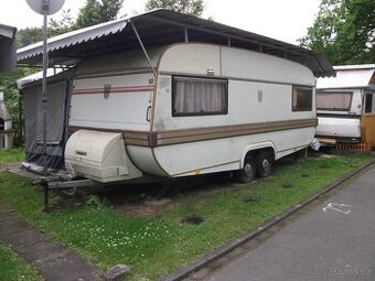 Karavan na pevne stani Tabbert 571 Beroun