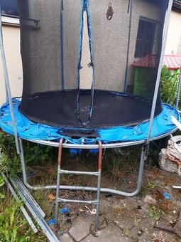 Trampolina