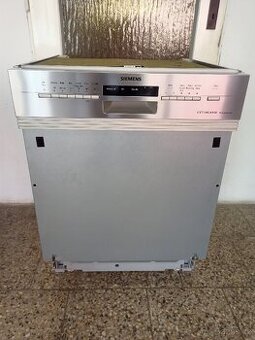 Myčka nádobí Siemens vestavná