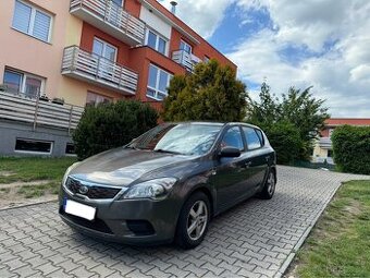 Kia Ceed 1.4i R.v. 2012 manuál ČR