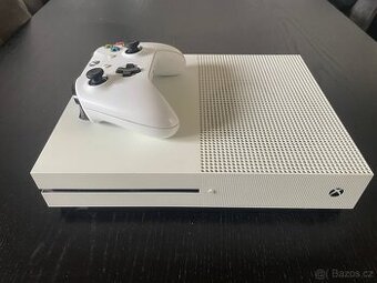 Prodám Xbox One S 500 GB + ovladač
