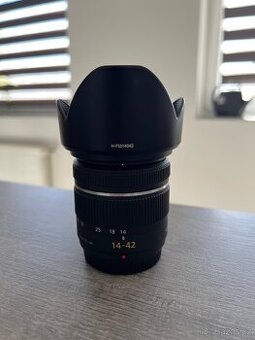 Panasonic Lumix G Vario 14-42mm f/3.5-5.6 ASPH Mega O.I.S. - 1