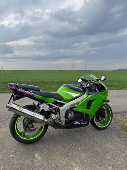 Kawasaki zx6r ninja