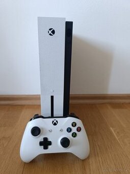 Xbox one S plus 1 bílý ovladač