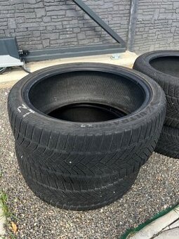 zimní pneumatiky 255/40 r20