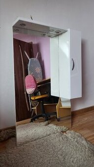 Koupelnové zrcadlo se skříňkou