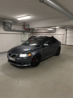 Volvo s40 D5 R design tažné plná výbava