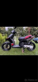 Motard Aprilia Sr 50