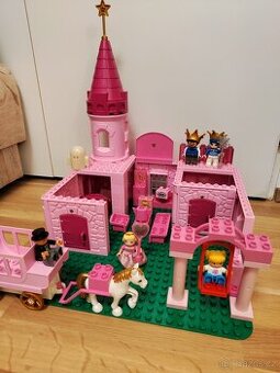 Lego duplo - růžový zámek se vším