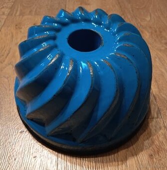 Smaltovaná forma na bábovku