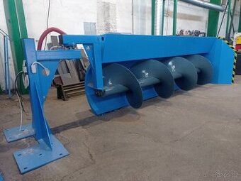 Přihrnovací šnekový dopravník