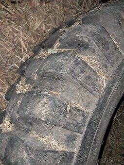 Prodám dvě kompletní kola na vlek bss 7t  nebo bss 5t