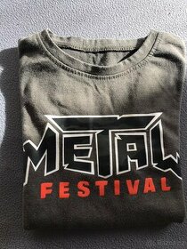 Triko s dlouhým rukávem za stovku