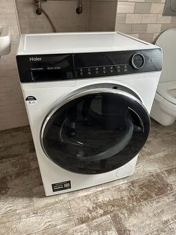Pračka se sušičkou HAIER HWD80-B14978-S - jako nová
