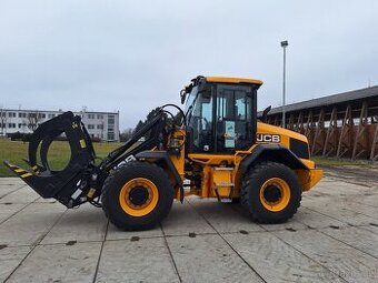 Kloubový nakladač JCB 417 AGRI s lopatou zdarma