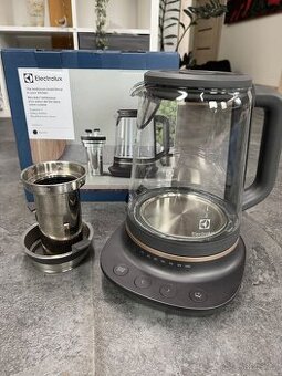 Rychlovarná konvice Electrolux