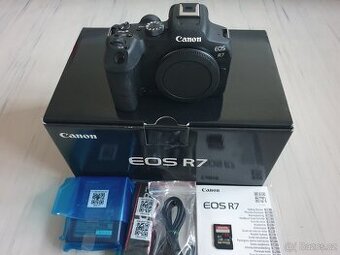 Canon eos R7