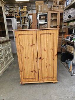 Dřevěná skříňka