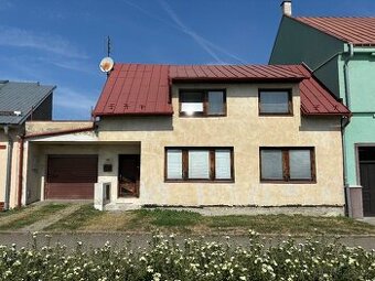 Rodinný dům 4+1 s garáží, terasou a zahradou – Lipník n. B.